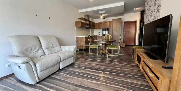 1C109A62-E0E3-43D6-BECE-21E2229CABE5_ID_1098