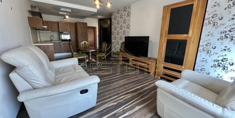 903802F6-4D33-4918-A642-B21EC9ED157B_ID_1098