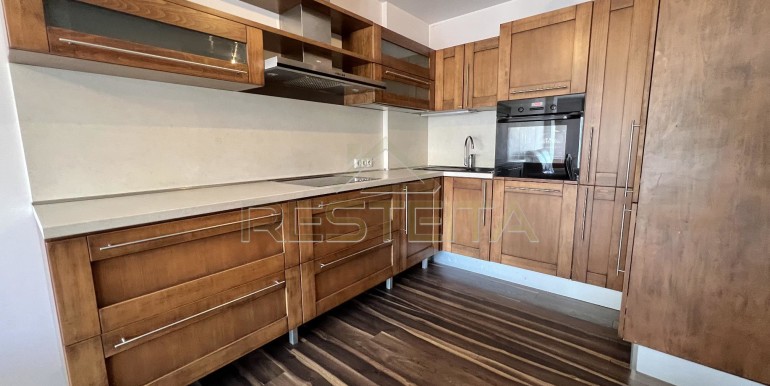 D808F647-46A0-4EEC-8166-65A22D15A7E2_ID_1098